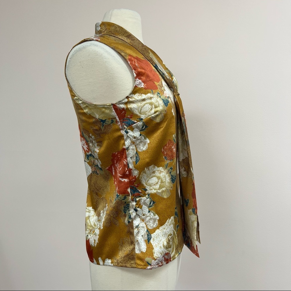 Tahari Floral Print Sleeveless Blouse in Graphic Peony - Picture 3 of 9